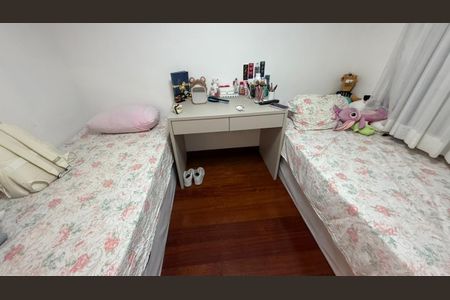 Apartamento à venda com 229m², 3 quartos e 4 vagas Apartamento à venda com 229m², 3 quartos e 4 vagasQuarto