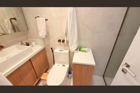 Apartamento à venda com 229m², 3 quartos e 4 vagas Apartamento à venda com 229m², 3 quartos e 4 vagasBanheiro