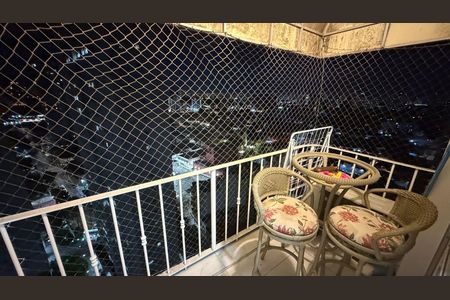 Apartamento à venda com 229m², 3 quartos e 4 vagas Apartamento à venda com 229m², 3 quartos e 4 vagasVaranda
