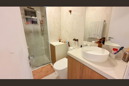Apartamento à venda com 229m², 3 quartos e 4 vagas Apartamento à venda com 229m², 3 quartos e 4 vagasBanheiro