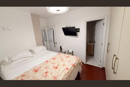 Apartamento à venda com 229m², 3 quartos e 4 vagas Apartamento à venda com 229m², 3 quartos e 4 vagasQuarto
