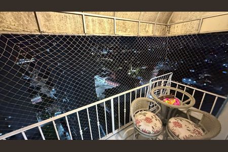 Apartamento à venda com 229m², 3 quartos e 4 vagas Apartamento à venda com 229m², 3 quartos e 4 vagasVaranda