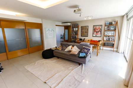 Apartamento para alugar com 200m², 3 quartos e 2 vagasSala