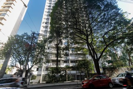 Apartamento para alugar com 200m², 3 quartos e 2 vagasFachada e portaria