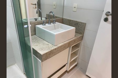 Apartamento para alugar com 76m², 2 quartos e 1 vaga