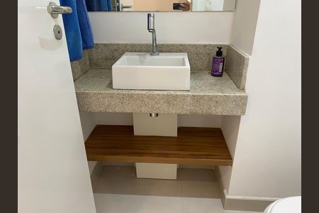 Apartamento para alugar com 76m², 2 quartos e 1 vaga