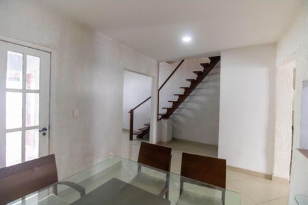 Casa à venda com 300m², 3 quartos e 4 vagasSala
