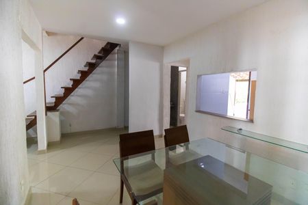 Casa à venda com 300m², 3 quartos e 4 vagasSala