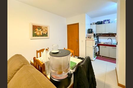 Sala de Jantar de apartamento para alugar com 2 quartos, 61m² em Serraria, São José