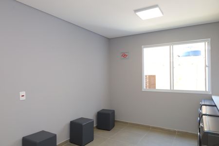 Apartamento para alugar com 38m², 2 quartos e sem vagaÁrea comum - Lavanderia