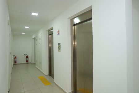 Apartamento para alugar com 38m², 2 quartos e sem vagaÁrea comum - Saguão do prédio
