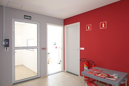 Apartamento para alugar com 38m², 2 quartos e sem vagaÁrea comum - Saguão do prédio
