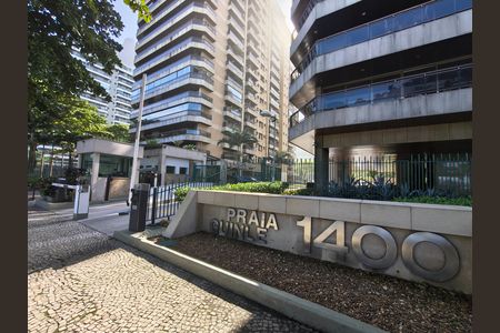 Apartamento para alugar com 200m², 3 quartos e 3 vagasFachada e portaria