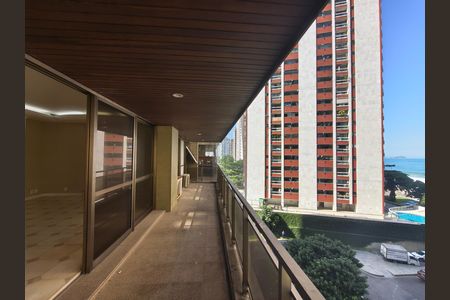 Apartamento para alugar com 200m², 3 quartos e 3 vagasVaranda 