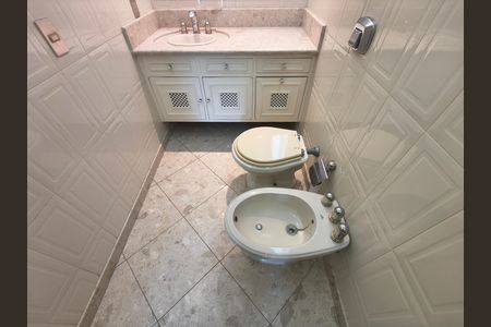 Apartamento para alugar com 200m², 3 quartos e 3 vagasBanheiro Suite 3