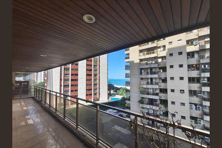 Apartamento para alugar com 200m², 3 quartos e 3 vagasVaranda 
