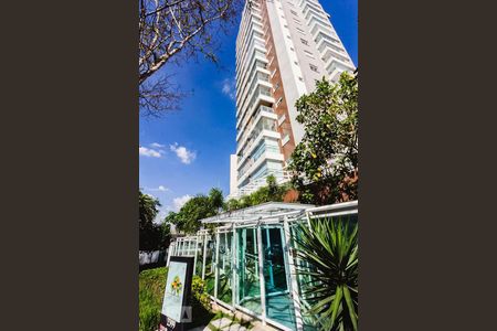 Apartamento à venda com 58m², 2 quartos e 1 vaga Apartamento à venda com 58m², 2 quartos e 1 vagaFachada