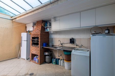 Casa para alugar com 177m², 4 quartos e 4 vagas Casa para alugar com 177m², 4 quartos e 4 vagasQuintal