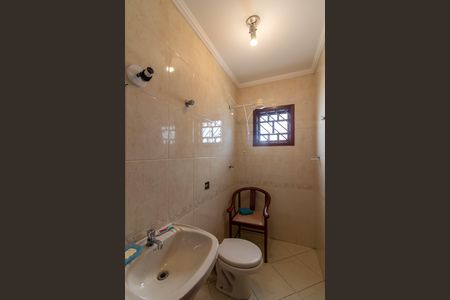 Casa à venda com 177m², 4 quartos e 4 vagas Casa à venda com 177m², 4 quartos e 4 vagasBanheiro 2