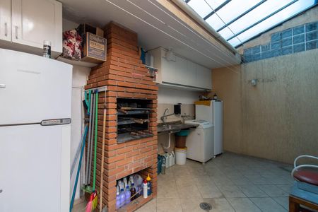 Casa para alugar com 177m², 4 quartos e 4 vagas Casa para alugar com 177m², 4 quartos e 4 vagasQuintal