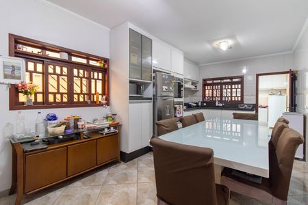 Casa para alugar com 177m², 4 quartos e 4 vagas Casa para alugar com 177m², 4 quartos e 4 vagasCozinha