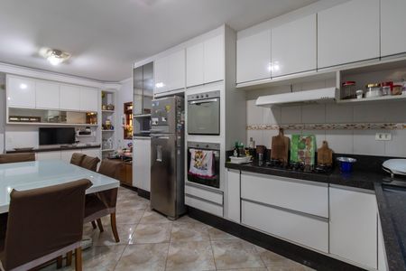 Casa à venda com 177m², 4 quartos e 4 vagas Casa à venda com 177m², 4 quartos e 4 vagasCozinha