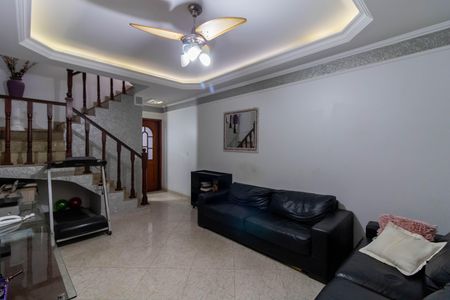 Casa para alugar com 177m², 4 quartos e 4 vagas Casa para alugar com 177m², 4 quartos e 4 vagasSala