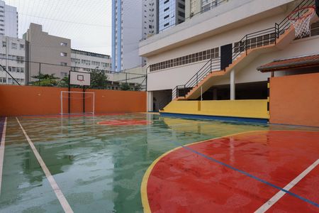 Apartamento à venda com 140m², 3 quartos e 1 vaga Apartamento à venda com 140m², 3 quartos e 1 vagaÁrea comum - Quadra esportiva