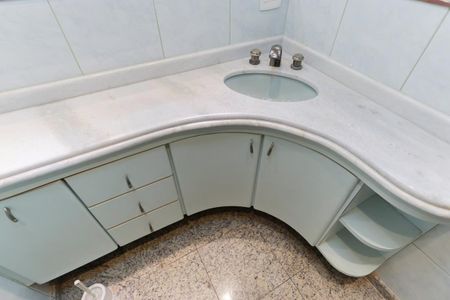Apartamento à venda com 140m², 3 quartos e 1 vaga Apartamento à venda com 140m², 3 quartos e 1 vagaBanheiro da suíte