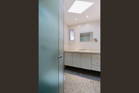 Apartamento à venda com 140m², 3 quartos e 1 vaga Apartamento à venda com 140m², 3 quartos e 1 vagaBanheiro social