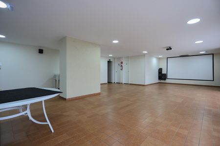 Apartamento à venda com 140m², 3 quartos e 1 vaga Apartamento à venda com 140m², 3 quartos e 1 vagaÁrea comum - Salão de festas