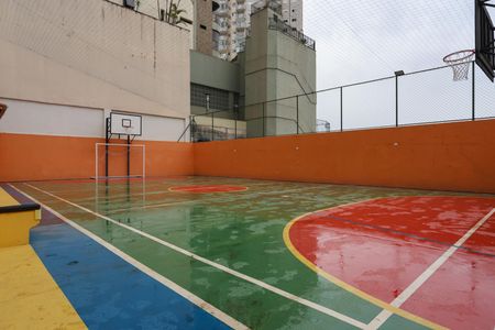 Apartamento à venda com 140m², 3 quartos e 1 vaga Apartamento à venda com 140m², 3 quartos e 1 vagaÁrea comum - Quadra esportiva