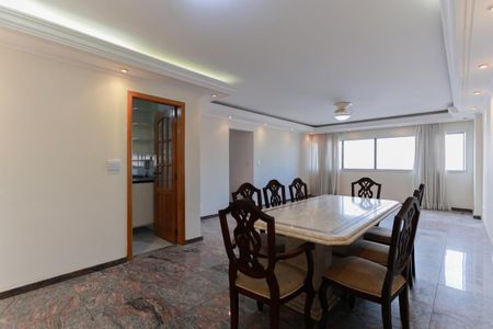 Apartamento à venda com 140m², 3 quartos e 1 vaga Apartamento à venda com 140m², 3 quartos e 1 vagaSala