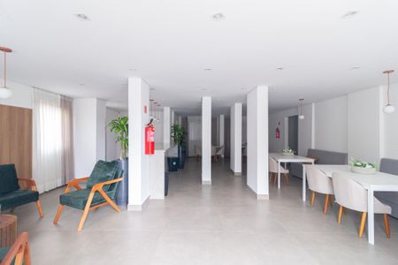 Apartamento para alugar com 47m², 2 quartos e 1 vaga Apartamento para alugar com 47m², 2 quartos e 1 vagaÁrea comum - Salão de festas