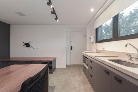 Cozinha de apartamento para alugar com 1 quarto, 42m² em Vila Cordeiro, São Paulo