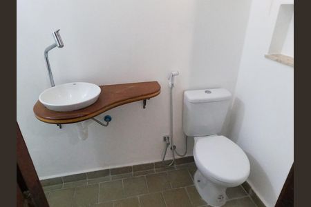 Casa para alugar com 225m², 4 quartos e 3 vagasBanheiro da Suíte 1