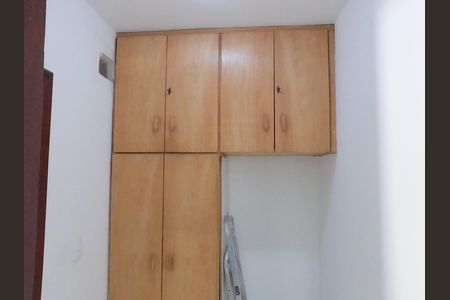 Casa para alugar com 225m², 4 quartos e 3 vagasDependências da area de serviço