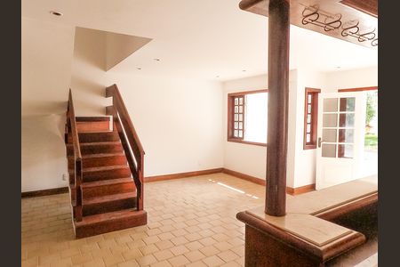 Sala de casa à venda com 4 quartos, 225m² em Barra da Tijuca, Rio de Janeiro