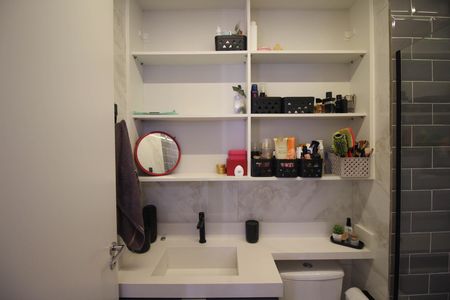 Apartamento à venda com 35m², 2 quartos e sem vaga Apartamento à venda com 35m², 2 quartos e sem vagaBanheiro