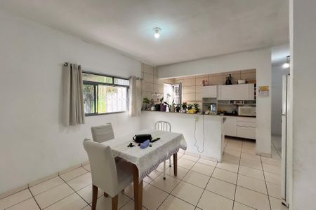 Casa à venda com 300m², 2 quartos e 2 vagas Casa à venda com 300m², 2 quartos e 2 vagasCopa