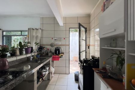 Casa à venda com 300m², 2 quartos e 2 vagas Casa à venda com 300m², 2 quartos e 2 vagasCozinha