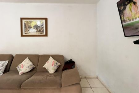 Casa à venda com 300m², 2 quartos e 2 vagas Casa à venda com 300m², 2 quartos e 2 vagasSala