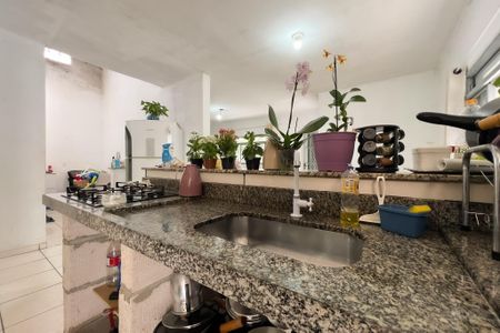 Casa à venda com 300m², 2 quartos e 2 vagas Casa à venda com 300m², 2 quartos e 2 vagasCozinha
