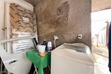 Casa à venda com 300m², 2 quartos e 2 vagas Casa à venda com 300m², 2 quartos e 2 vagasÁrea de serviço