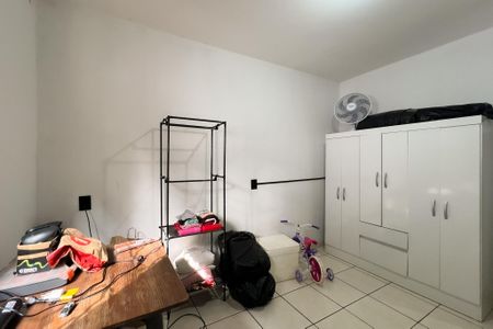 Casa à venda com 300m², 2 quartos e 2 vagas Casa à venda com 300m², 2 quartos e 2 vagasQuarto