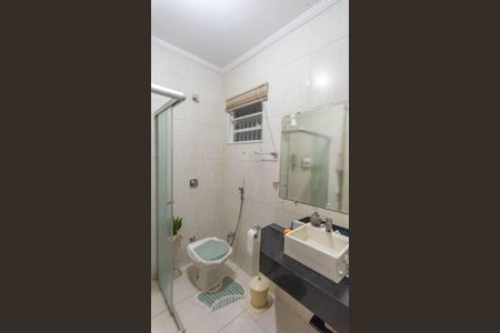 Casa à venda com 242m², 3 quartos e 3 vagasBanheiro da Suíte 1