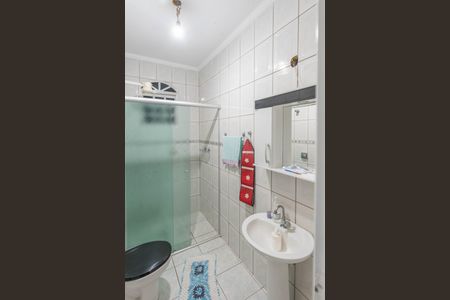 Casa à venda com 242m², 3 quartos e 3 vagasBanheiro da Suíte 2