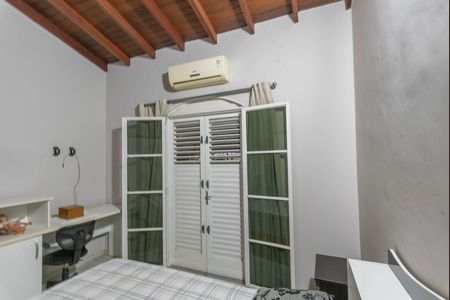 Casa à venda com 242m², 3 quartos e 3 vagasSuíte 2