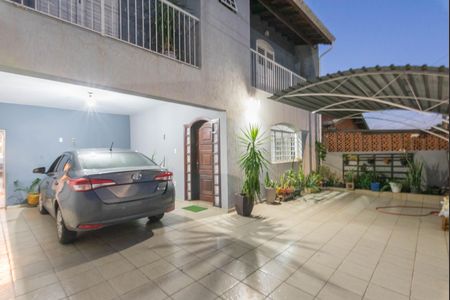 Casa à venda com 242m², 3 quartos e 3 vagasGaragem