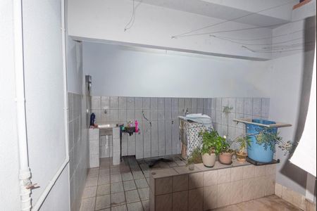 Casa à venda com 242m², 3 quartos e 3 vagasLavanderia